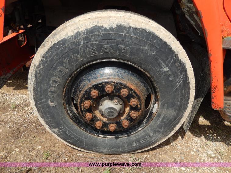 image for item D8150 1985 International 1754 dump truck