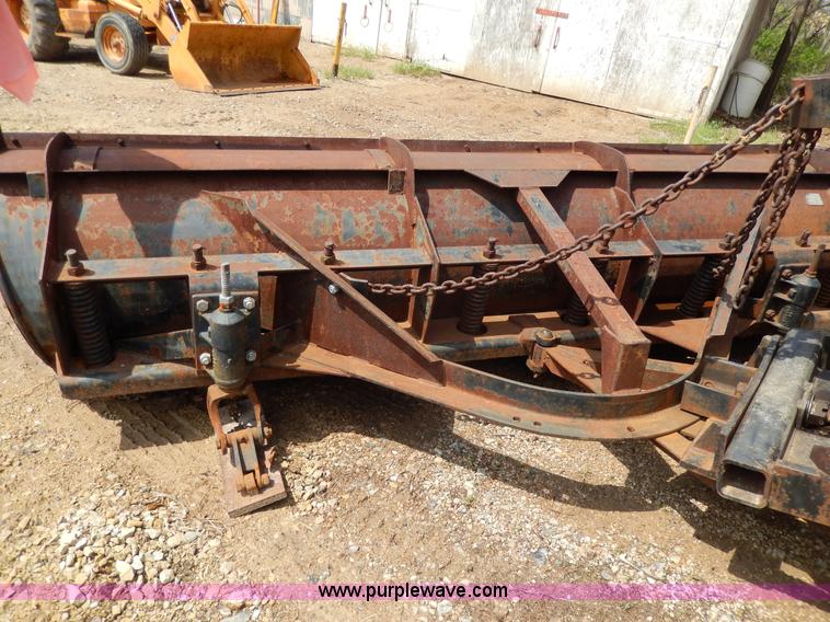 image for item D8150 1985 International 1754 dump truck