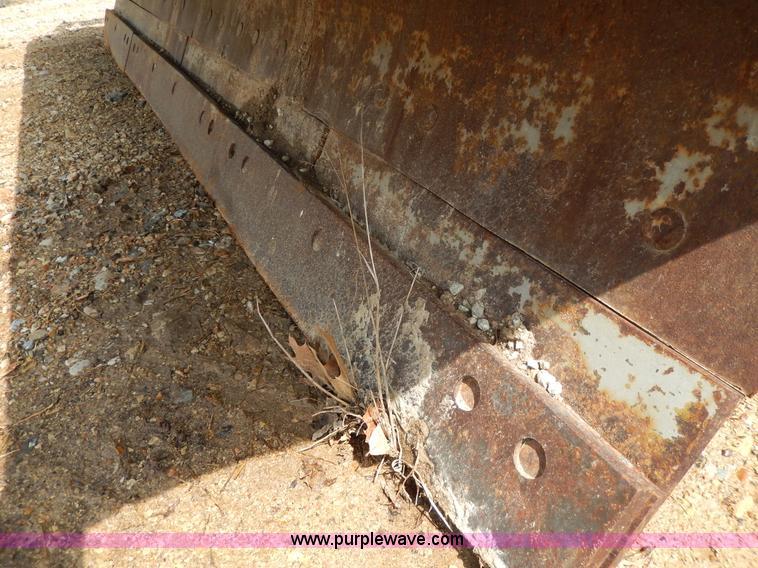 image for item D8150 1985 International 1754 dump truck