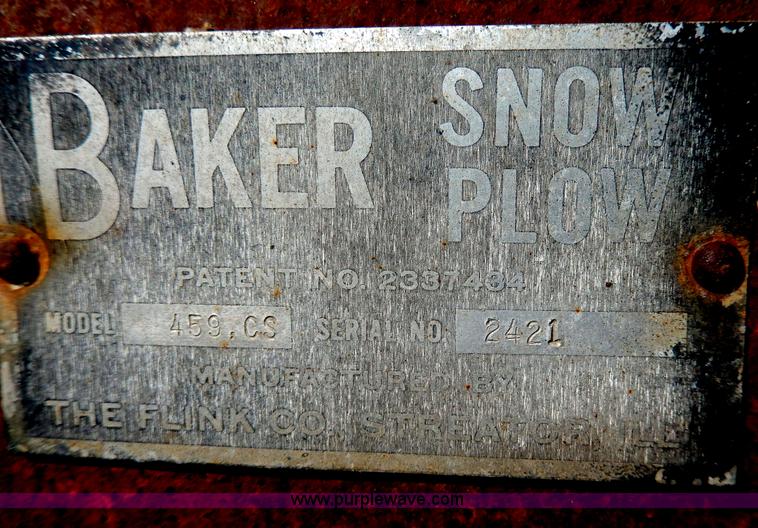 image for item D8150 1985 International 1754 dump truck