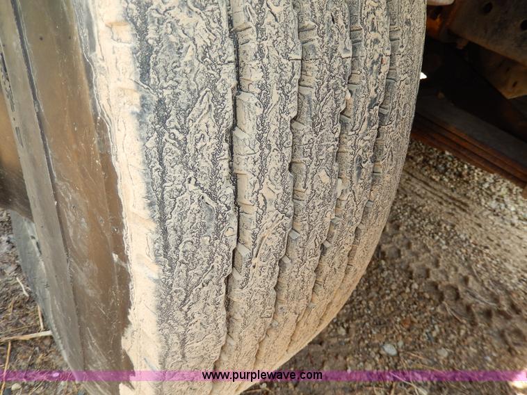 image for item D8150 1985 International 1754 dump truck