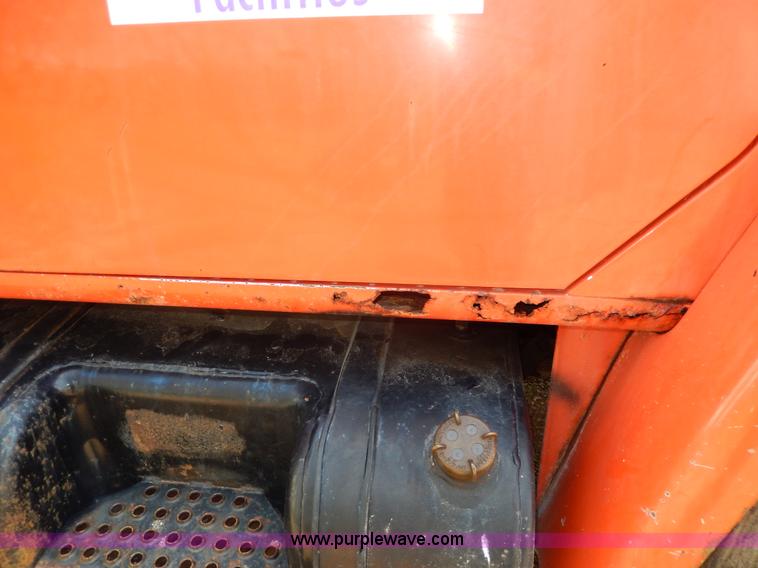 image for item D8150 1985 International 1754 dump truck