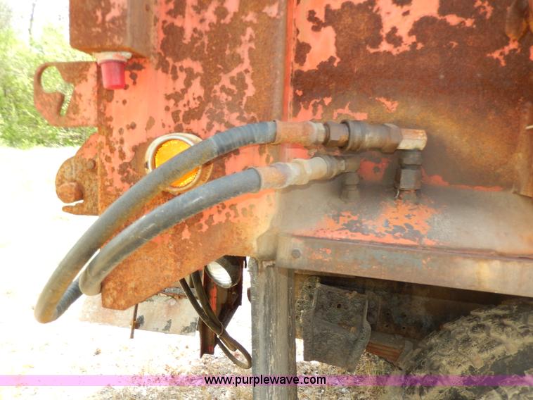 image for item D8150 1985 International 1754 dump truck