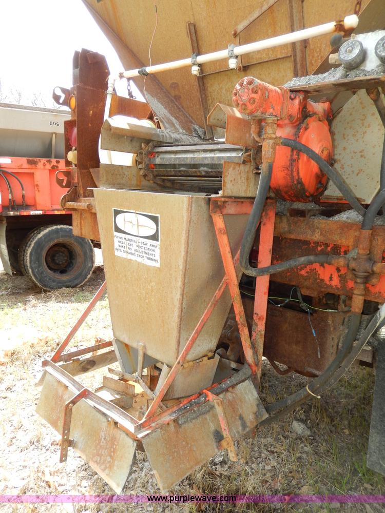 image for item D8150 1985 International 1754 dump truck