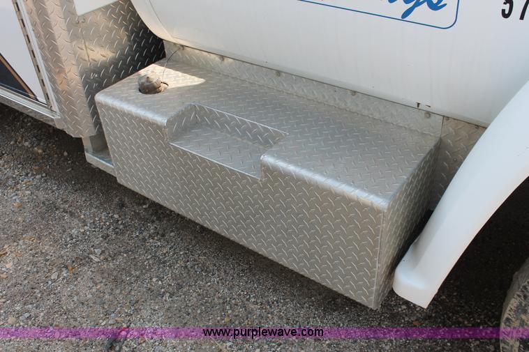 image for item E3335 1989 GMC TopKick 7000 EMS building maintenance truck