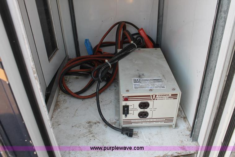 image for item E3335 1989 GMC TopKick 7000 EMS building maintenance truck