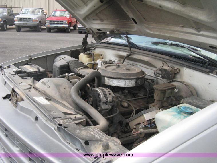 image for item E3471 1995 Chevrolet 2500 utility truck