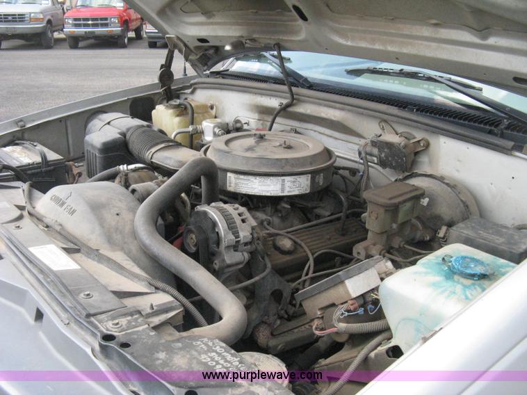 image for item E3471 1995 Chevrolet 2500 utility truck