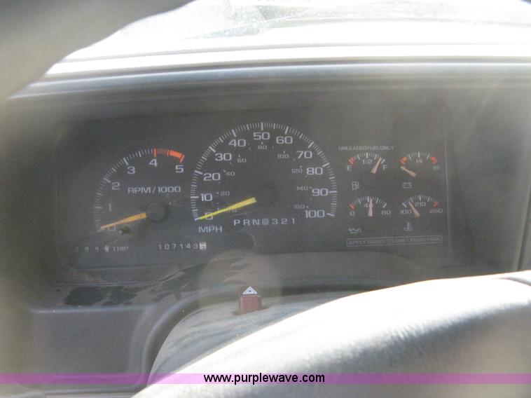 image for item E3471 1995 Chevrolet 2500 utility truck