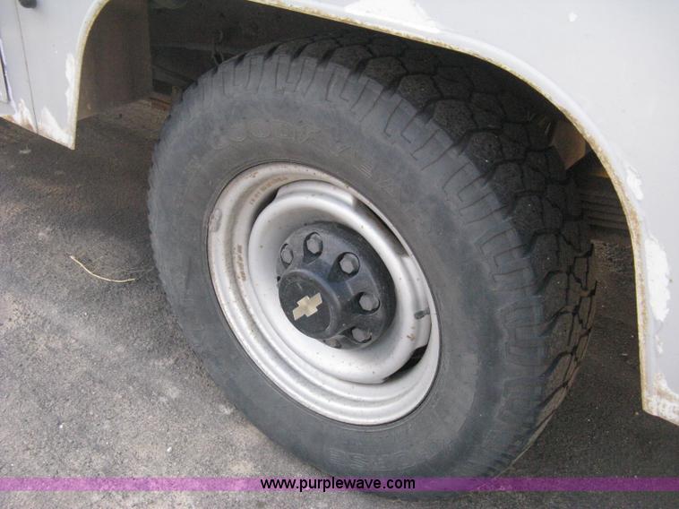image for item E3471 1995 Chevrolet 2500 utility truck