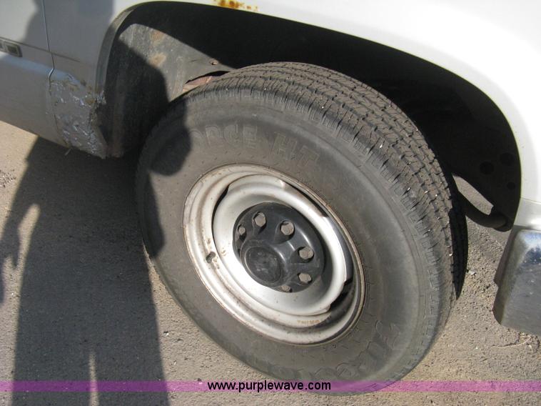 image for item E3471 1995 Chevrolet 2500 utility truck