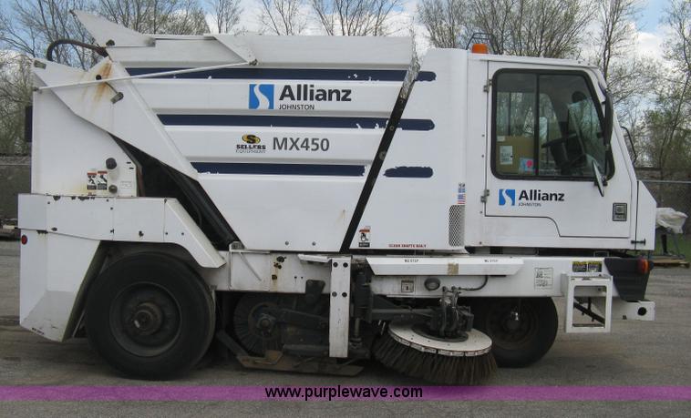image for item E3472 2006 Allianz MX450 street sweeper
