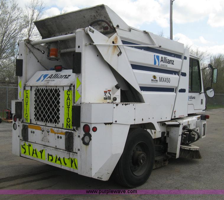 image for item E3472 2006 Allianz MX450 street sweeper