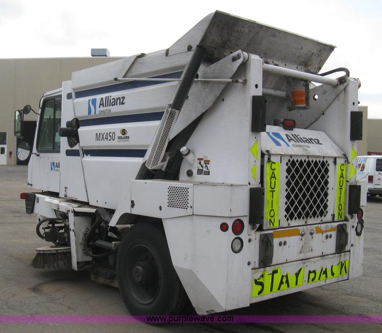 image for item E3472 2006 Allianz MX450 street sweeper