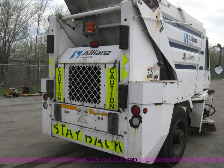 image for item E3472 2006 Allianz MX450 street sweeper