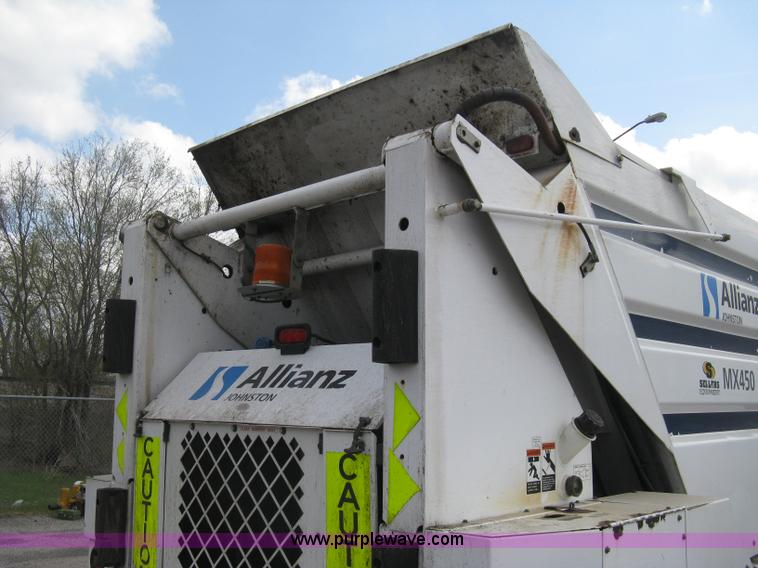 image for item E3472 2006 Allianz MX450 street sweeper
