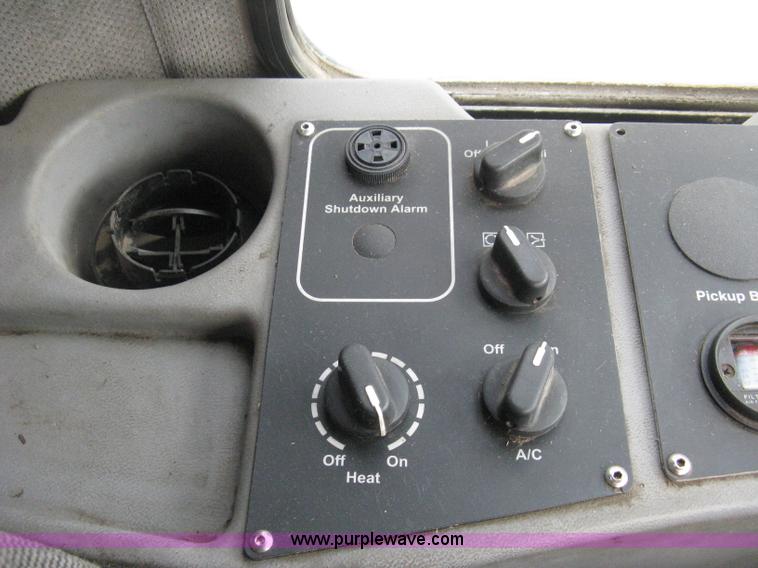 image for item E3472 2006 Allianz MX450 street sweeper