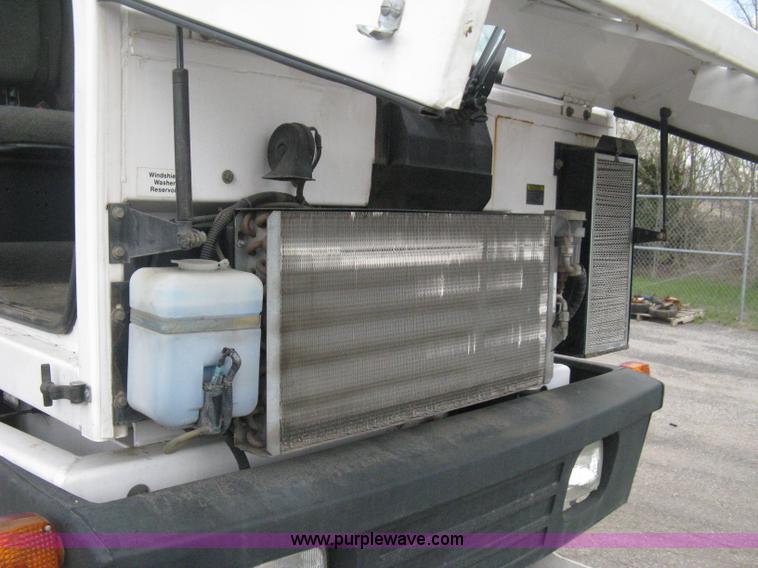 image for item E3472 2006 Allianz MX450 street sweeper