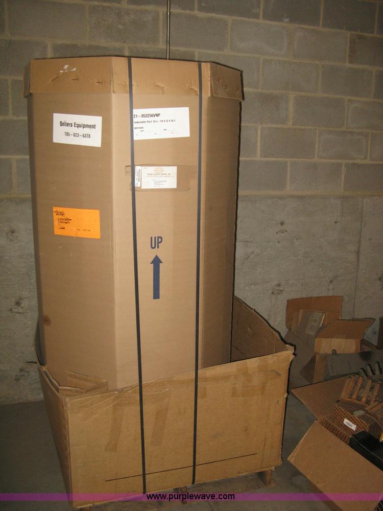 image for item E3472 2006 Allianz MX450 street sweeper