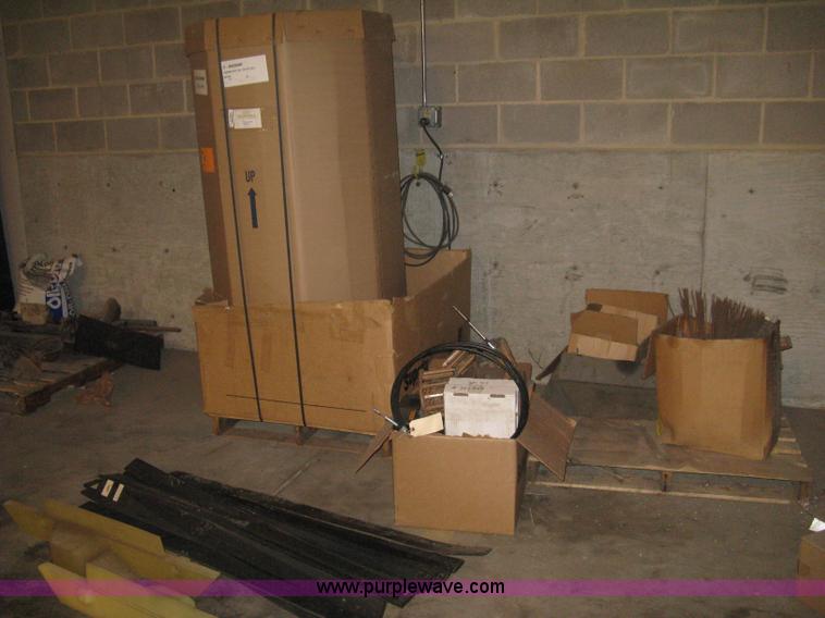 image for item E3472 2006 Allianz MX450 street sweeper