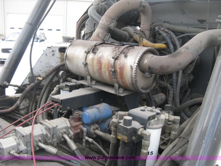 image for item E3472 2006 Allianz MX450 street sweeper