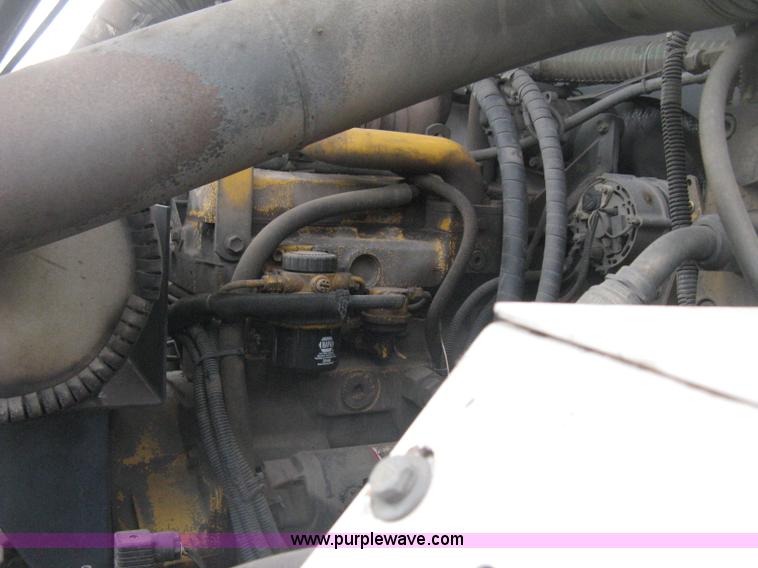 image for item E3472 2006 Allianz MX450 street sweeper