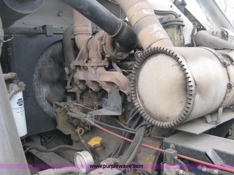 image for item E3472 2006 Allianz MX450 street sweeper