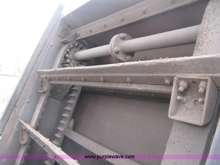 image for item E3472 2006 Allianz MX450 street sweeper