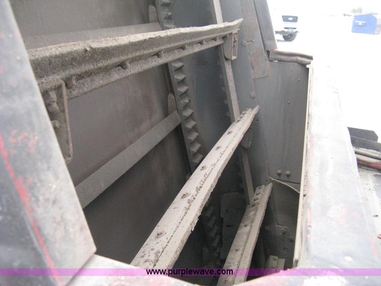 image for item E3472 2006 Allianz MX450 street sweeper