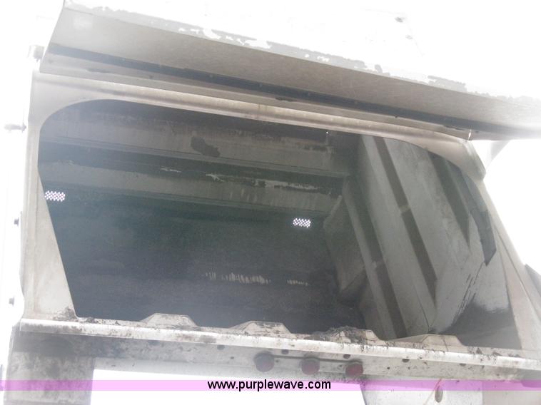 image for item E3472 2006 Allianz MX450 street sweeper