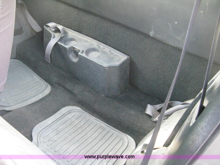 image for item E3473 1999 Chevrolet S10 Extended Cab pickup truck