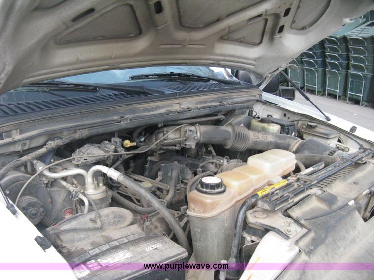 image for item E3474 2000 Ford F250 XLT Super Duty pickup truck