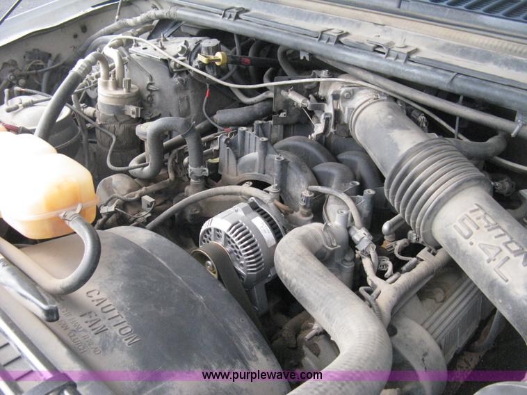 image for item E3474 2000 Ford F250 XLT Super Duty pickup truck