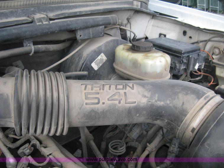 image for item E3474 2000 Ford F250 XLT Super Duty pickup truck