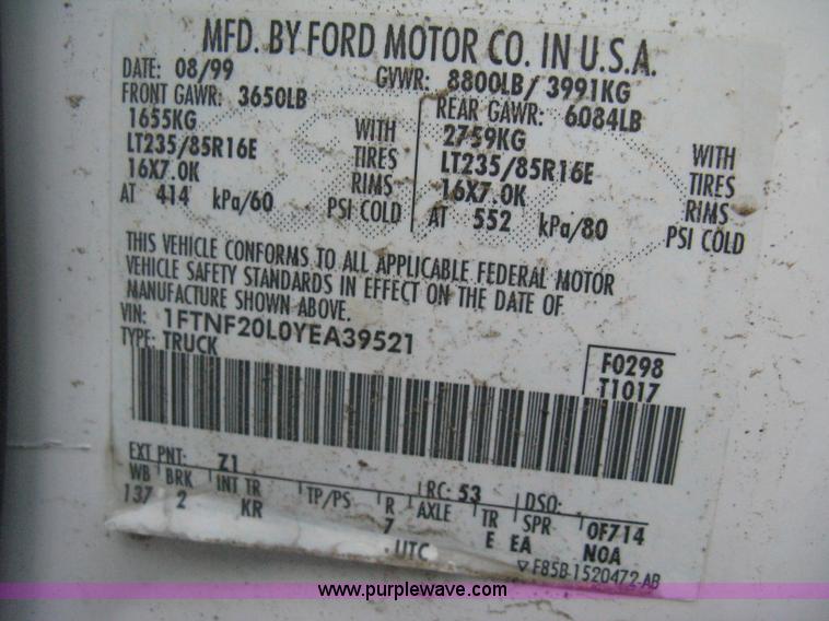 image for item E3474 2000 Ford F250 XLT Super Duty pickup truck