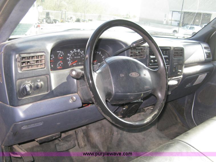 image for item E3474 2000 Ford F250 XLT Super Duty pickup truck