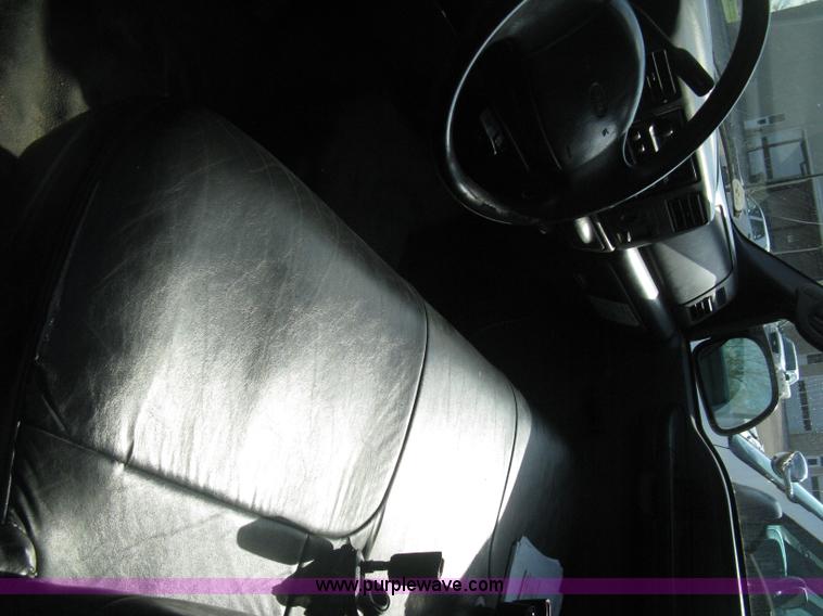 image for item E3474 2000 Ford F250 XLT Super Duty pickup truck