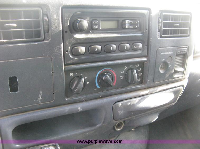 image for item E3474 2000 Ford F250 XLT Super Duty pickup truck