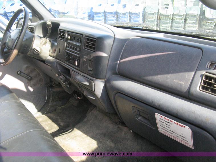 image for item E3474 2000 Ford F250 XLT Super Duty pickup truck