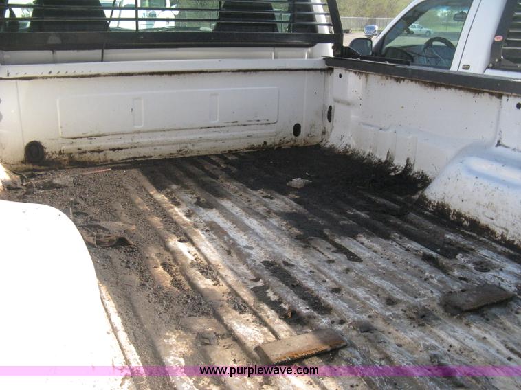 image for item E3474 2000 Ford F250 XLT Super Duty pickup truck