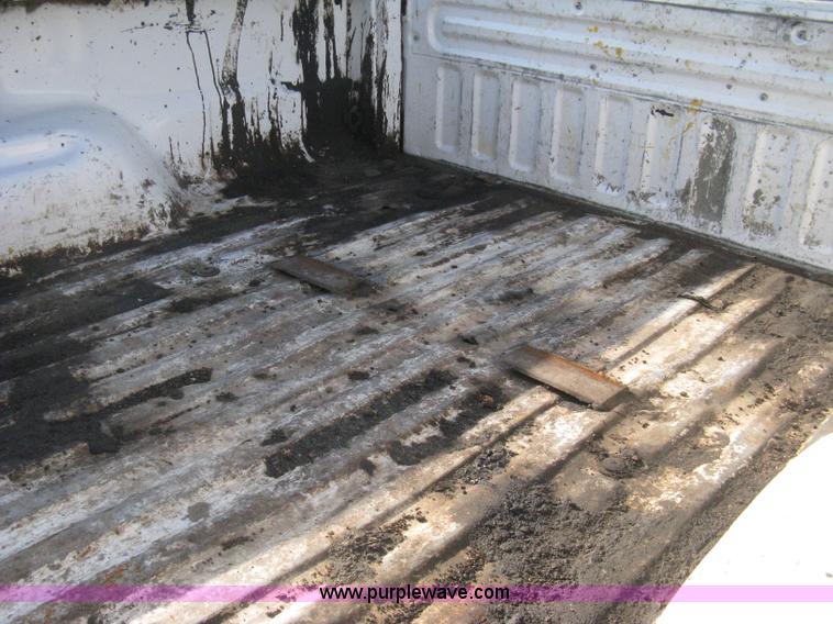 image for item E3474 2000 Ford F250 XLT Super Duty pickup truck