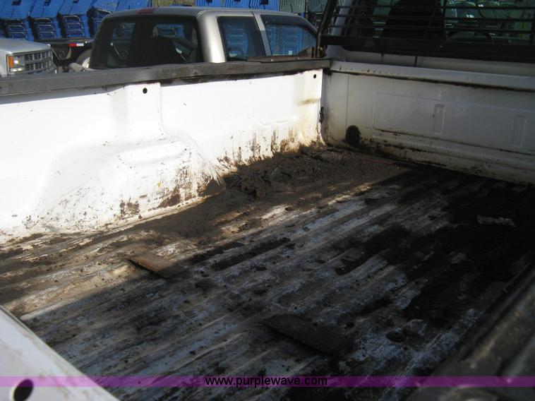 image for item E3474 2000 Ford F250 XLT Super Duty pickup truck