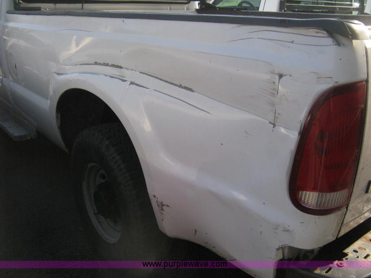 image for item E3474 2000 Ford F250 XLT Super Duty pickup truck