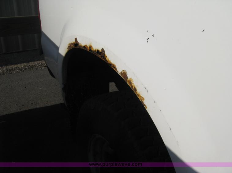 image for item E3474 2000 Ford F250 XLT Super Duty pickup truck