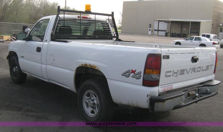image for item E3475 2000 Chevrolet Silverado 1500 pickup truck