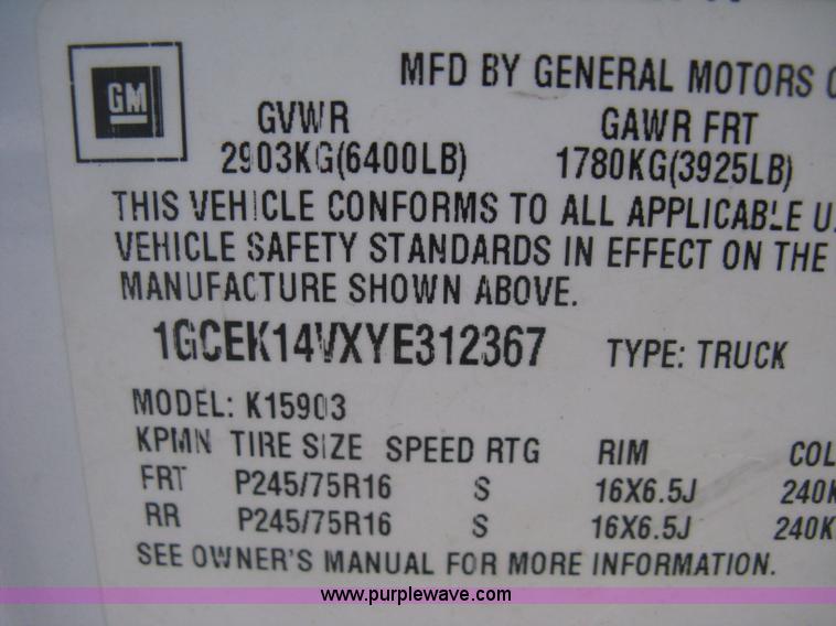 image for item E3475 2000 Chevrolet Silverado 1500 pickup truck