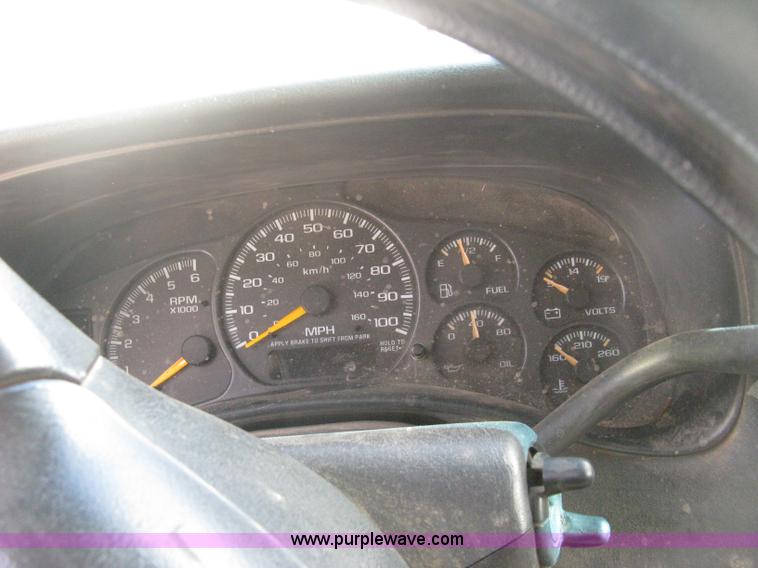 image for item E3475 2000 Chevrolet Silverado 1500 pickup truck