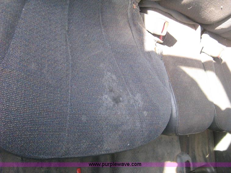 image for item E3475 2000 Chevrolet Silverado 1500 pickup truck