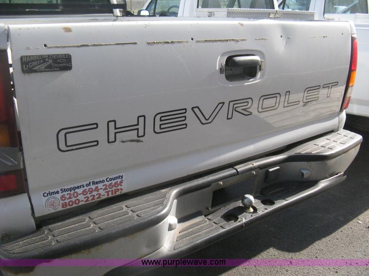 image for item E3475 2000 Chevrolet Silverado 1500 pickup truck