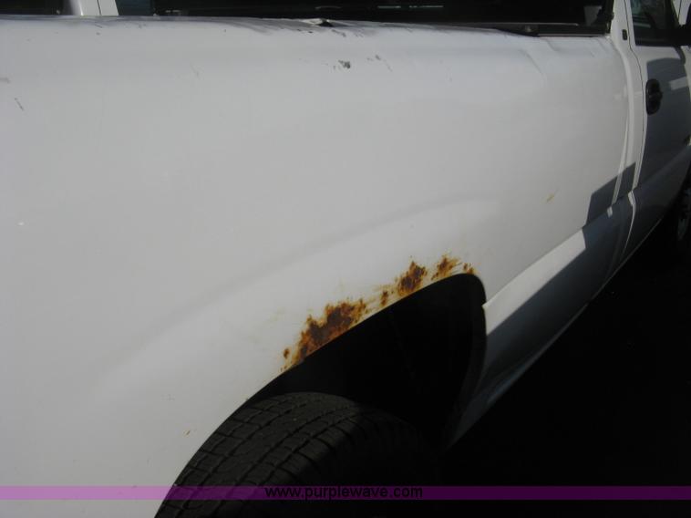 image for item E3475 2000 Chevrolet Silverado 1500 pickup truck